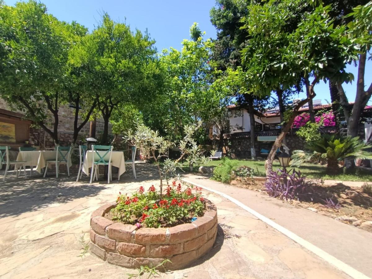 Hadrianus Pansion Hotel Анталия Екстериор снимка