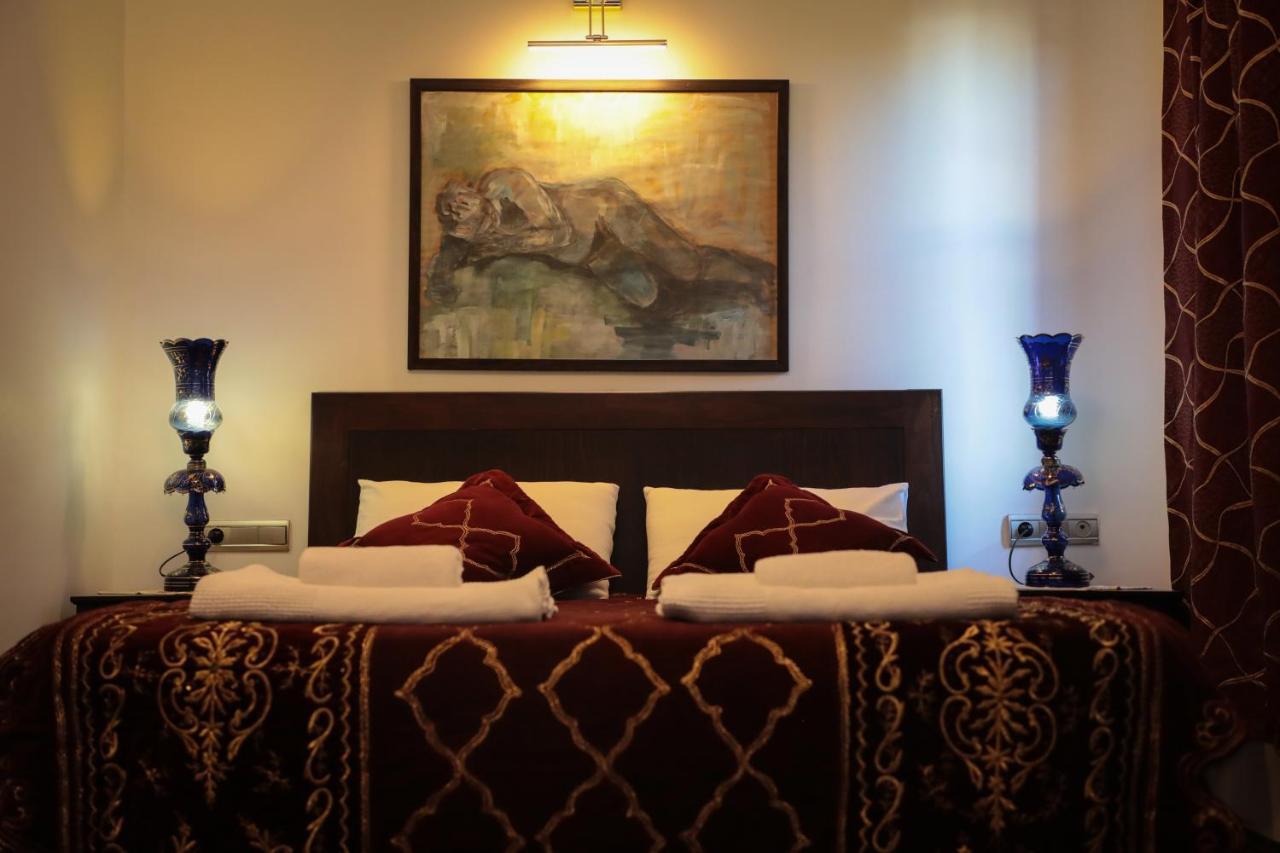 Hadrianus Pansion Hotel Анталия Екстериор снимка