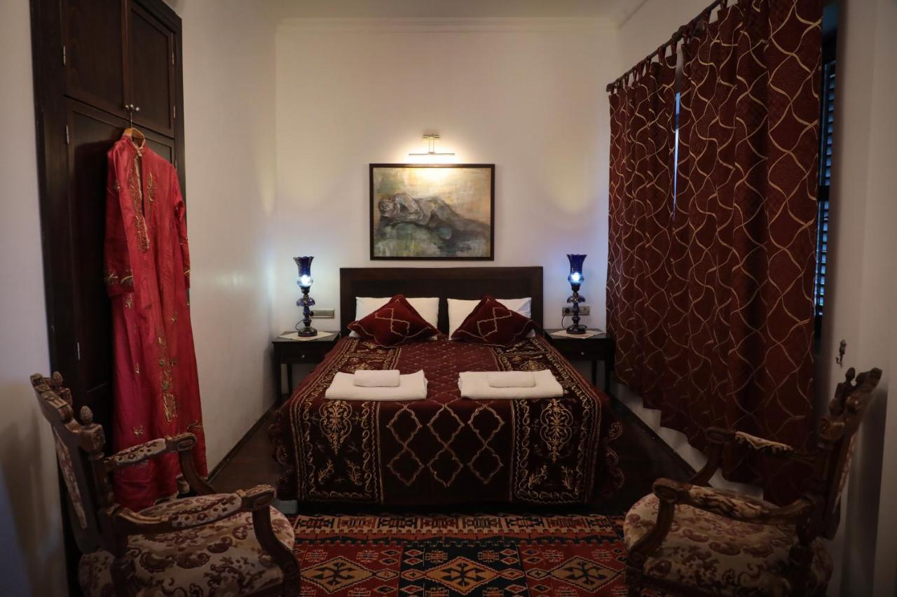 Hadrianus Pansion Hotel Анталия Екстериор снимка