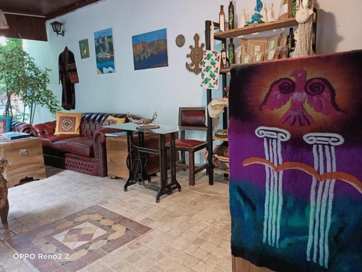 Hadrianus Pansion Hotel Анталия Екстериор снимка